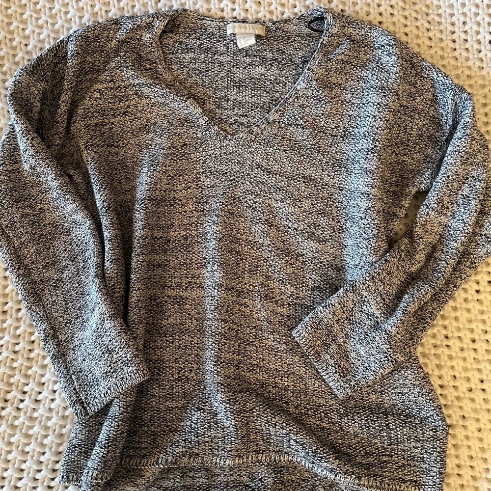 H&M Gray V-Neck Women's Sweater